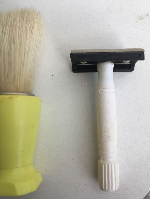 военни несесери