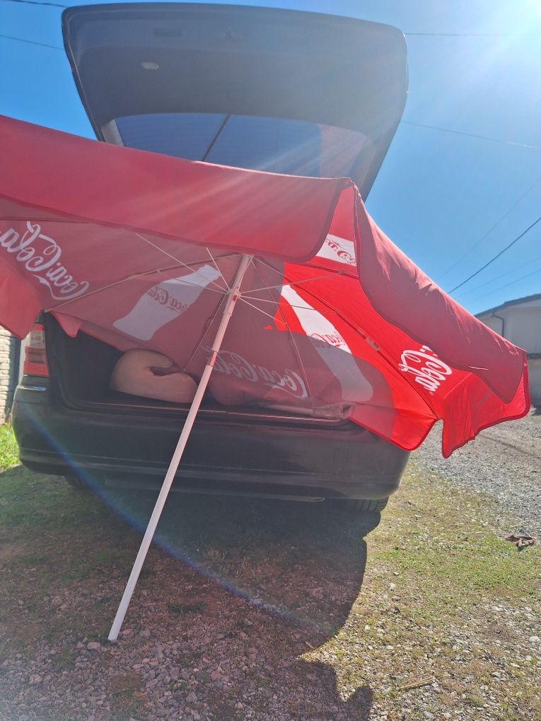 Чадър Кока кола  1.8 м и стойка за чадър тип тиба