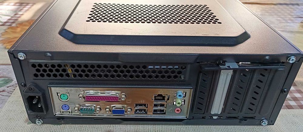 Calculator Unitate Intel Core 2 Duo E8400 3 Ghz Ram 8Gb Windows 10