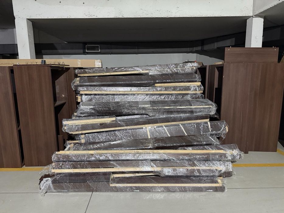 Интериорна дървена врата от естествен фурнир