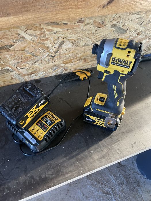 Masina de insurubat cu impact Pro DeWALT