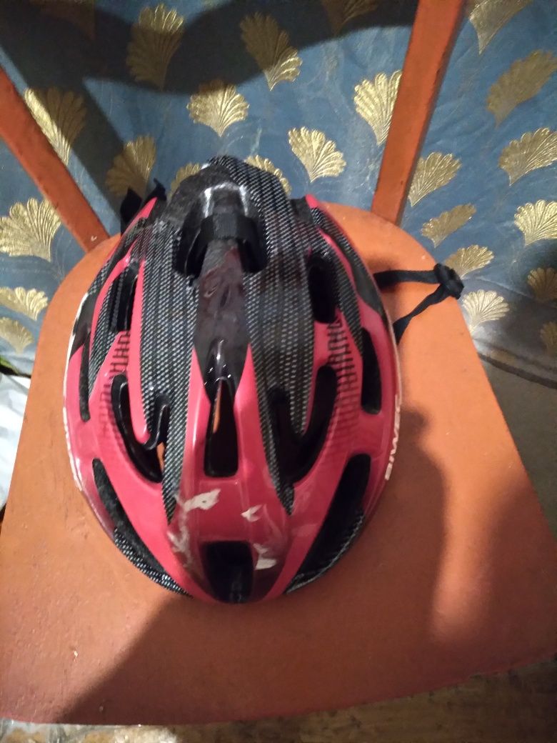Срочно продам шлем для велосипеда, самокатов, недорого