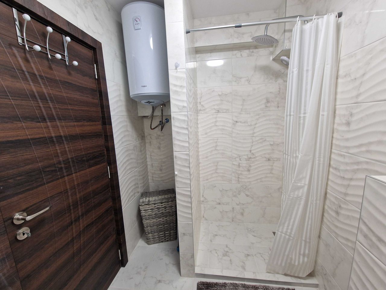 Дава се под наем Двустаен апартамент в Асеновград - 61 кв.м за 306 € - Снимка #12