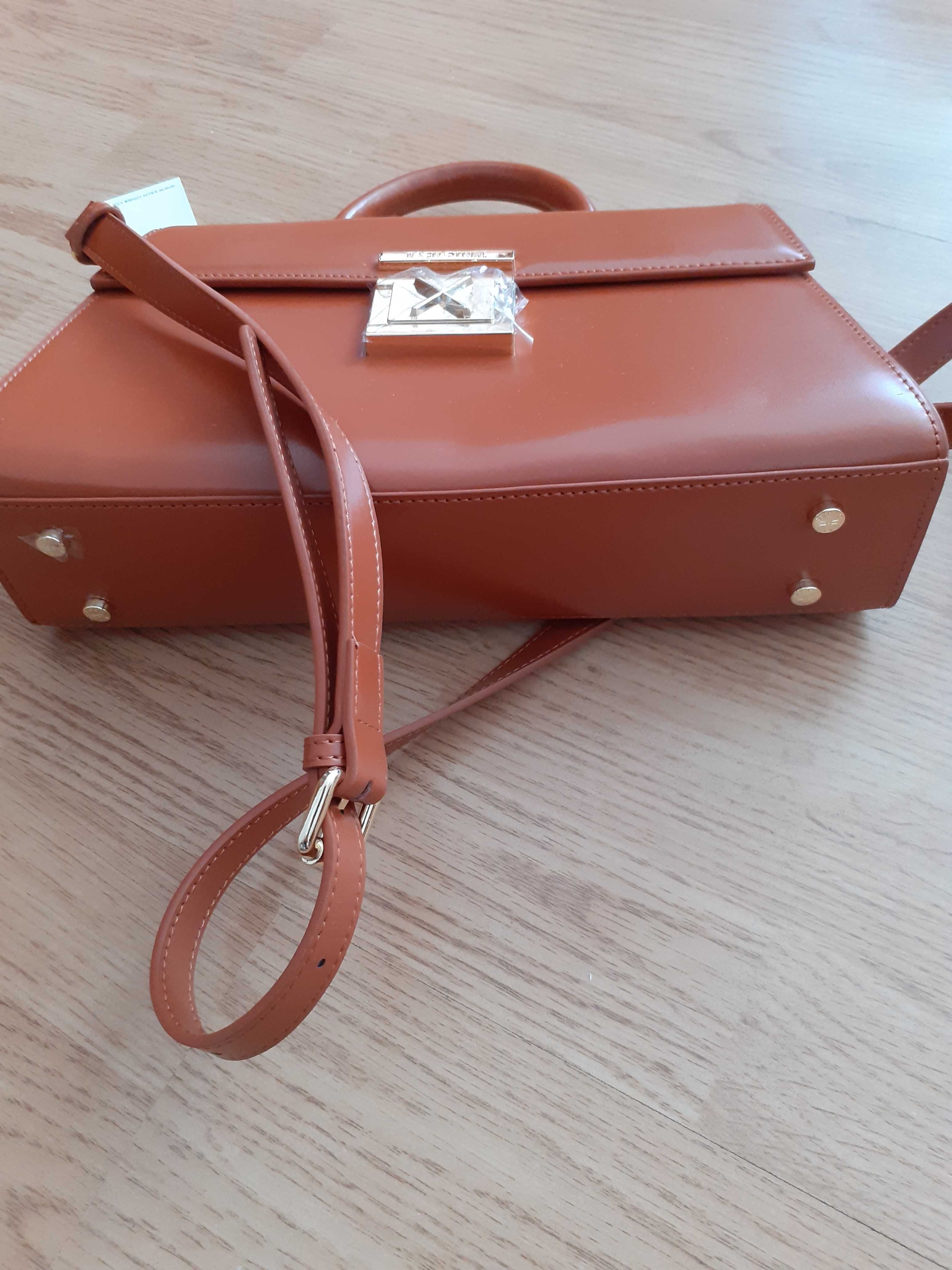 Чисто нова дамска чанта от естествена кожа от Лондон