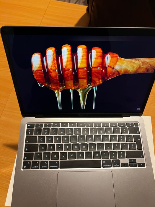 MacBook Air 13” M1 — 8GB / 256GB — Space Grey — Ca nou — Garanție