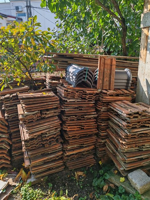 Țiglă ceramică veche de Lugoj și coame
