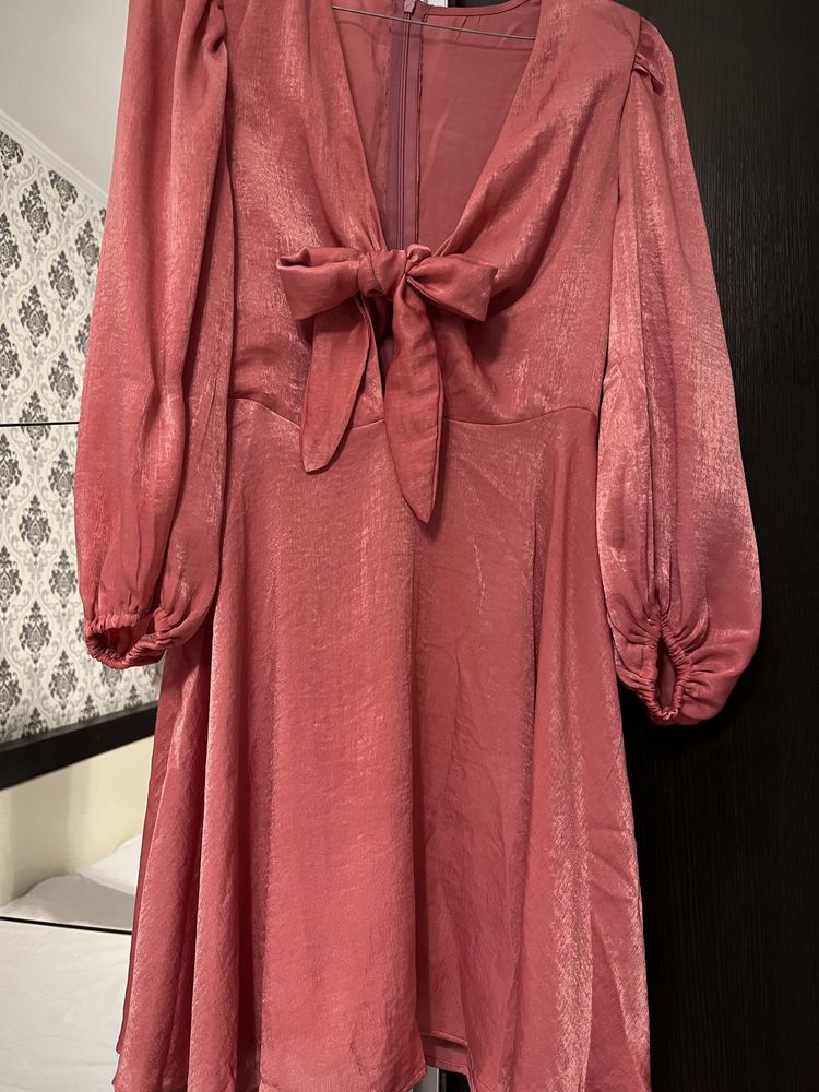 Rochie satinată burgundy