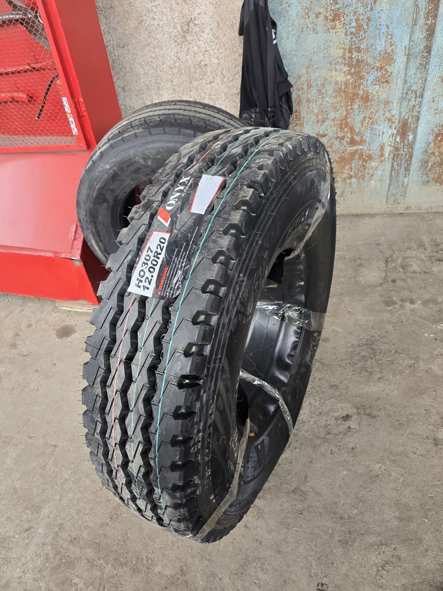Автошына Onyx 12.00R20 22pr