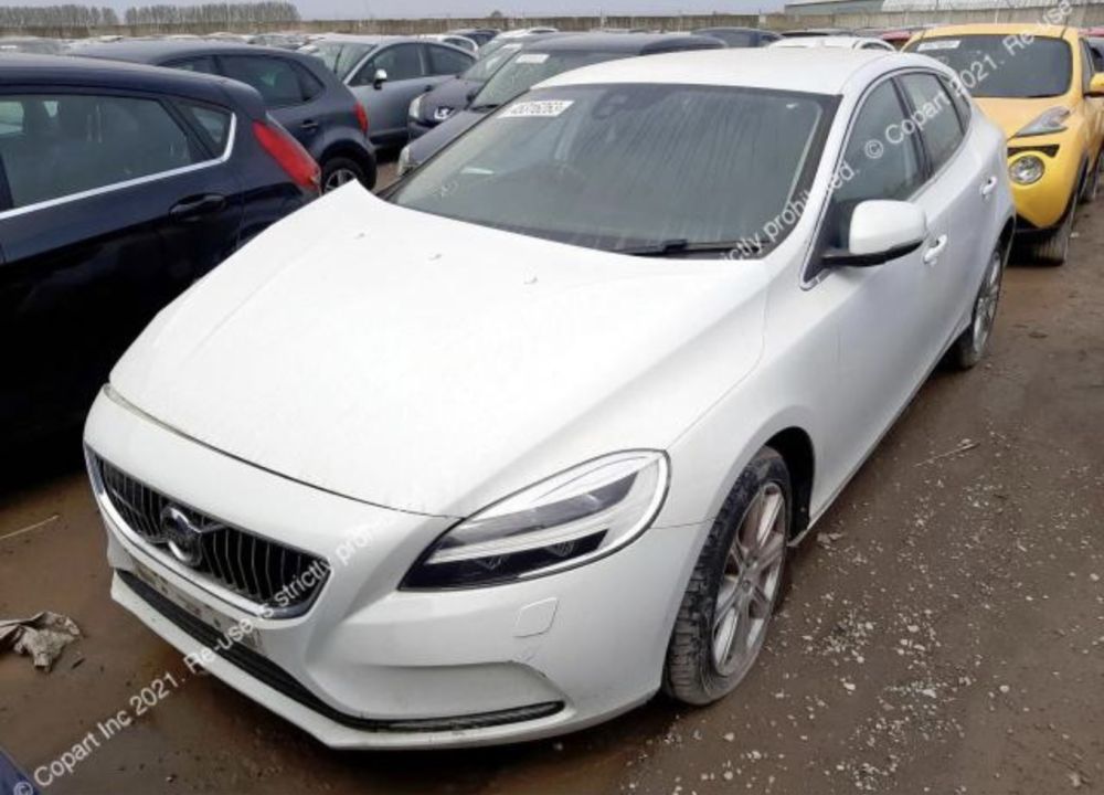 Dezmembrez Volvo V40 2.0 euro 6 D2