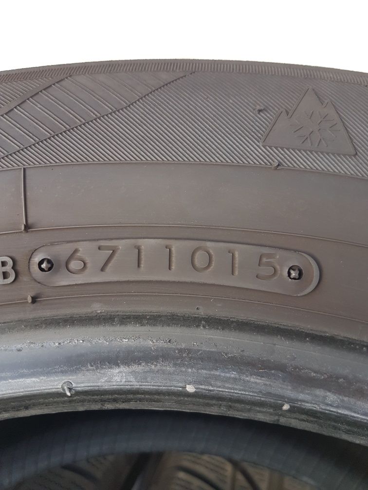Зимни гуми 4 броя TOYO SnowProx S943 215 65 R16 дот 1015