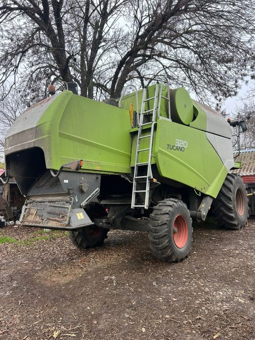 Vand combina CLAAS TUCANO 320