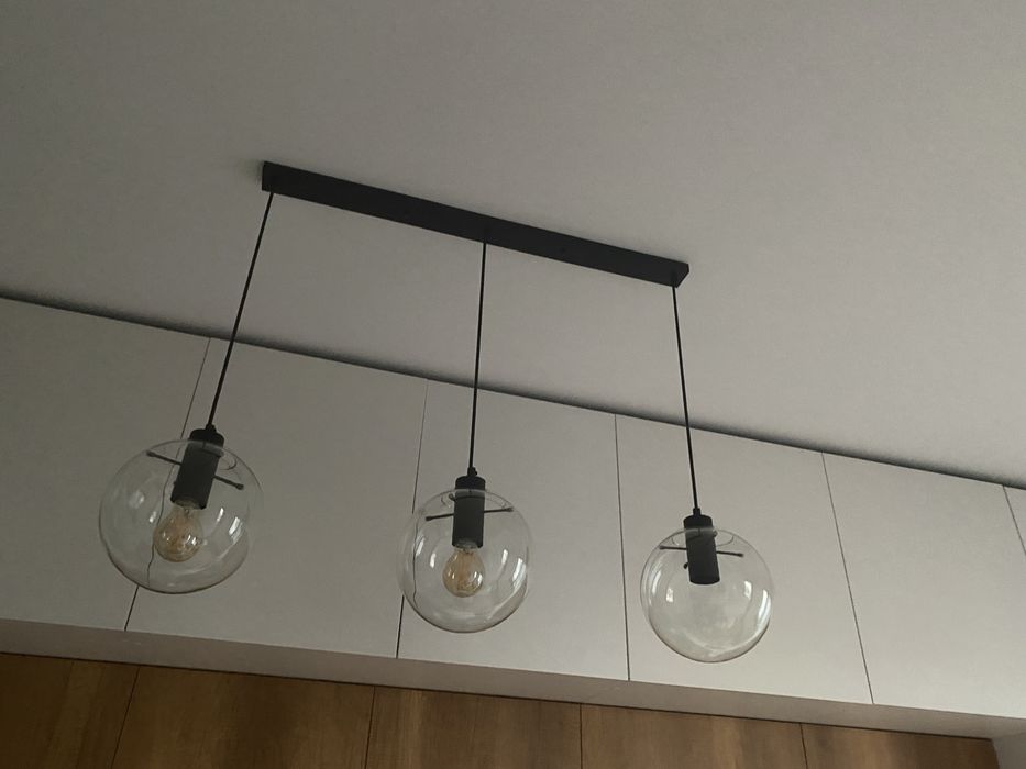 Lustra u 3 globuri de sticla