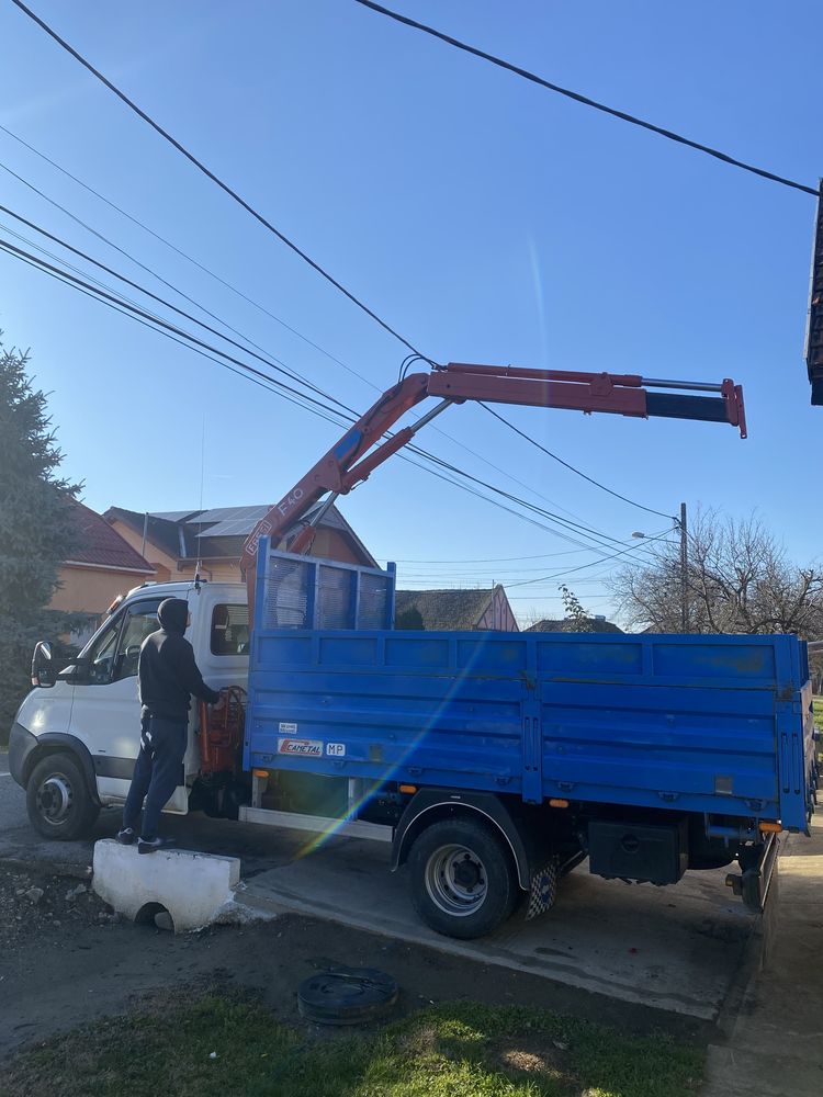 Transport cu macara si basculare