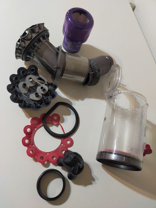 Piese de schimb și reparații Dyson v10 , V11 ,V12 , V15. Curățare