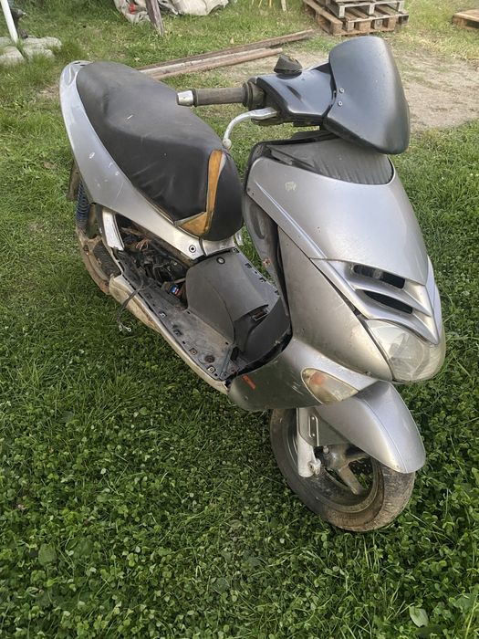 De vanzare Scuter Aprilia Leonardo 125cc DEFECT, CU ACTE!