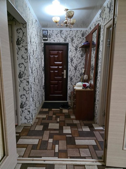 Продается квартира 3 комнатная торг срочно.