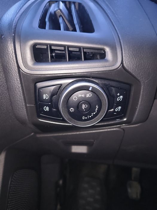 Vând Ford focus mk3