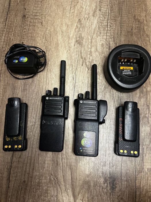 Професионален комплект радиостанции Motorola DP4400e 2 броя DMR, IP68