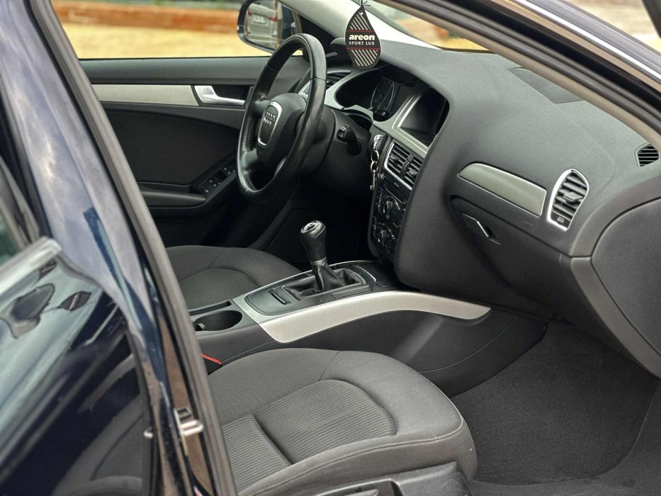 Audi A4 B8.5 Facelift 2.0TDI An 2014-241.000 KM