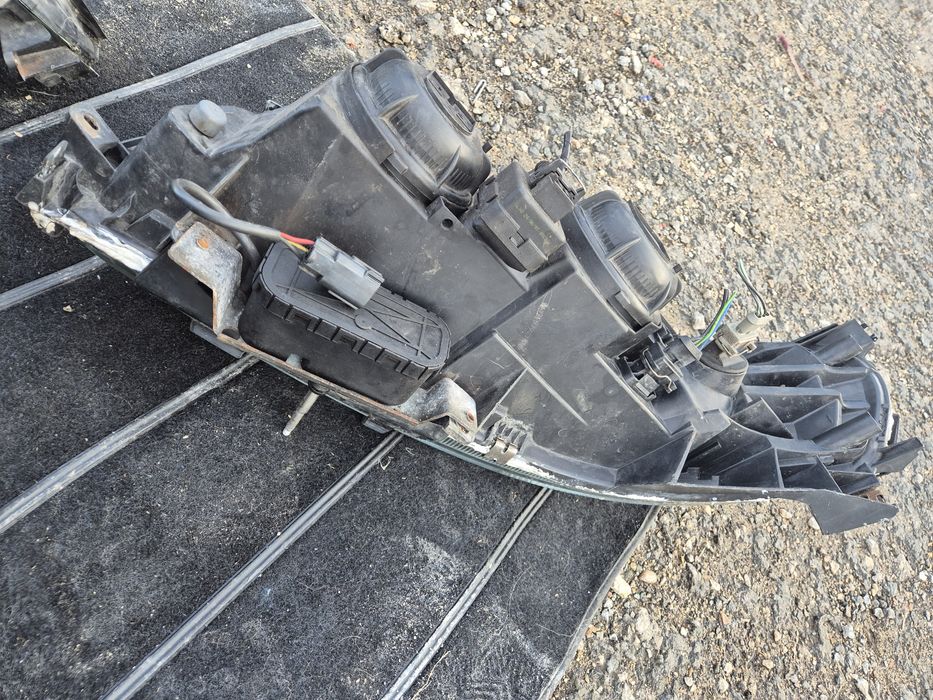 Оригинални Фарове за Волво В70 2001- 2006г