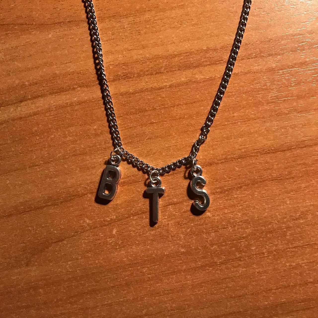 Кулончик BTS для девчонок