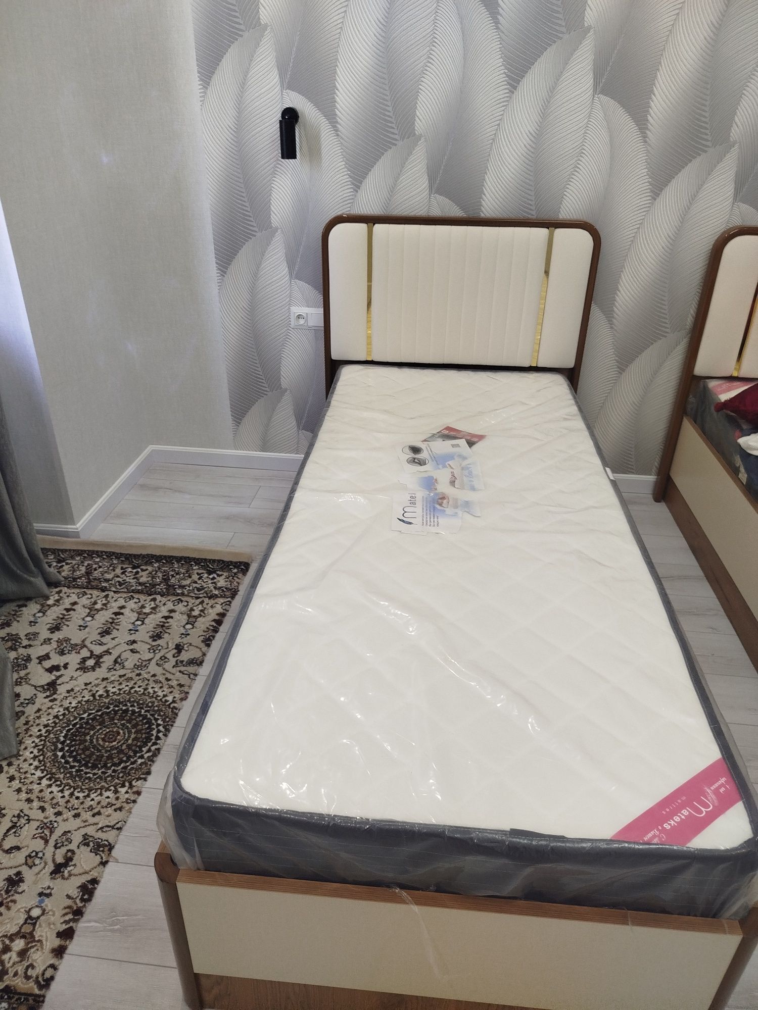 Кровать и шкаф турецкого производства заводской