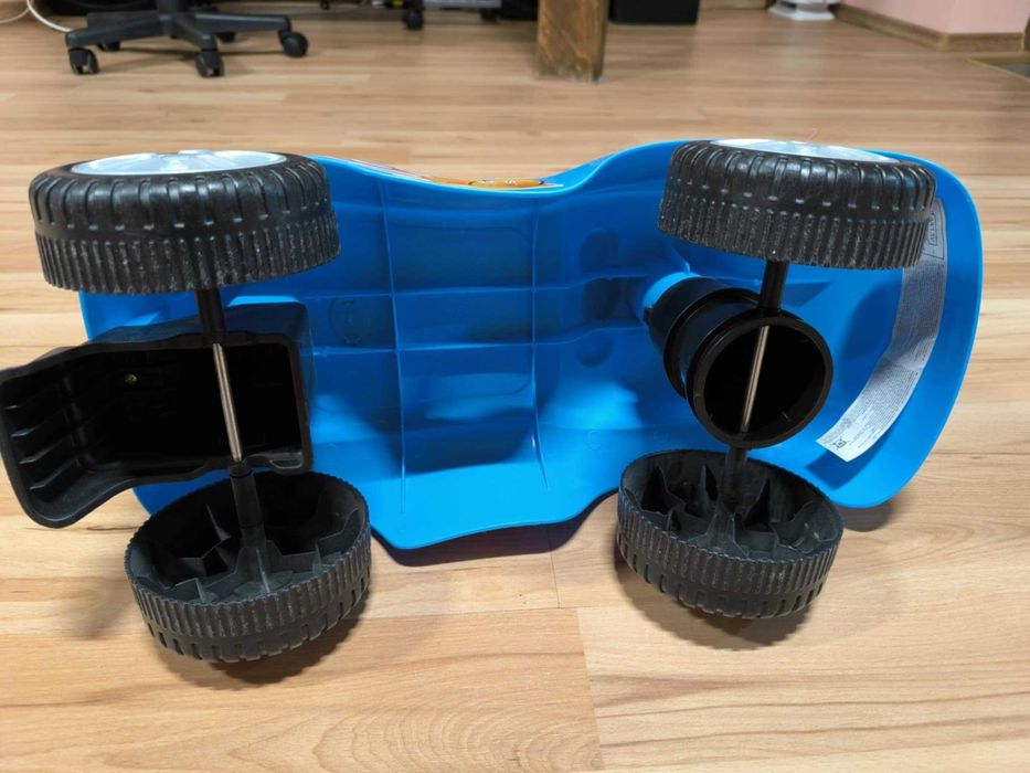 Къщичка, пързалка и кола за бутане