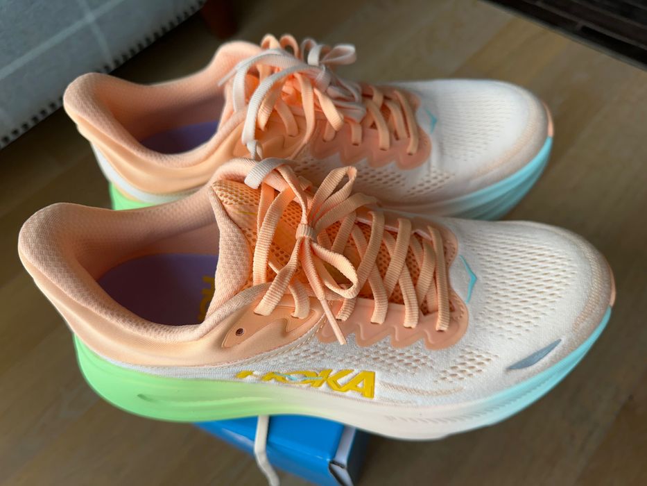 HOKA BONDI 9 tangerine