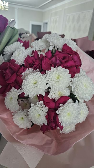 продам цветы стоят 1 день