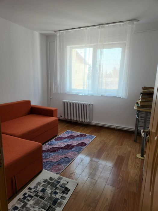 Închiriez apartament cu 2 camere lângă liceul Mihai Eminescu