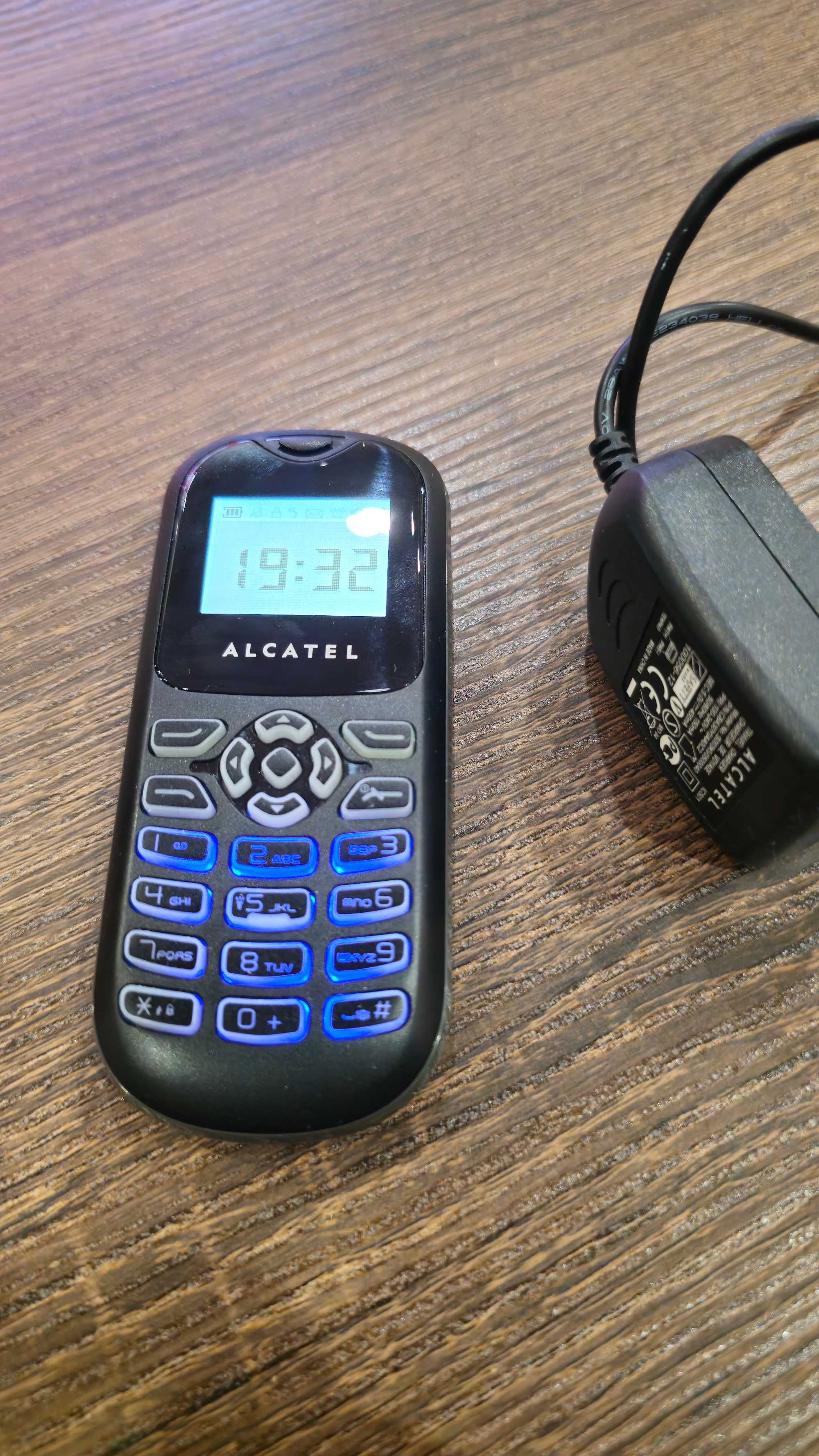 Мобилен телефон Alcatel OT-105 от Виваком