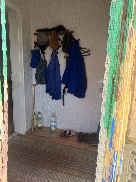 ОТ СОБСТВЕНИК ! Къща с голям двор и два гаража !