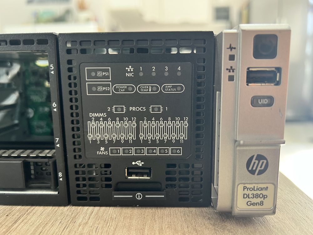 HP Proliant Gen8 DL380p + Sursa/Baterii UPS