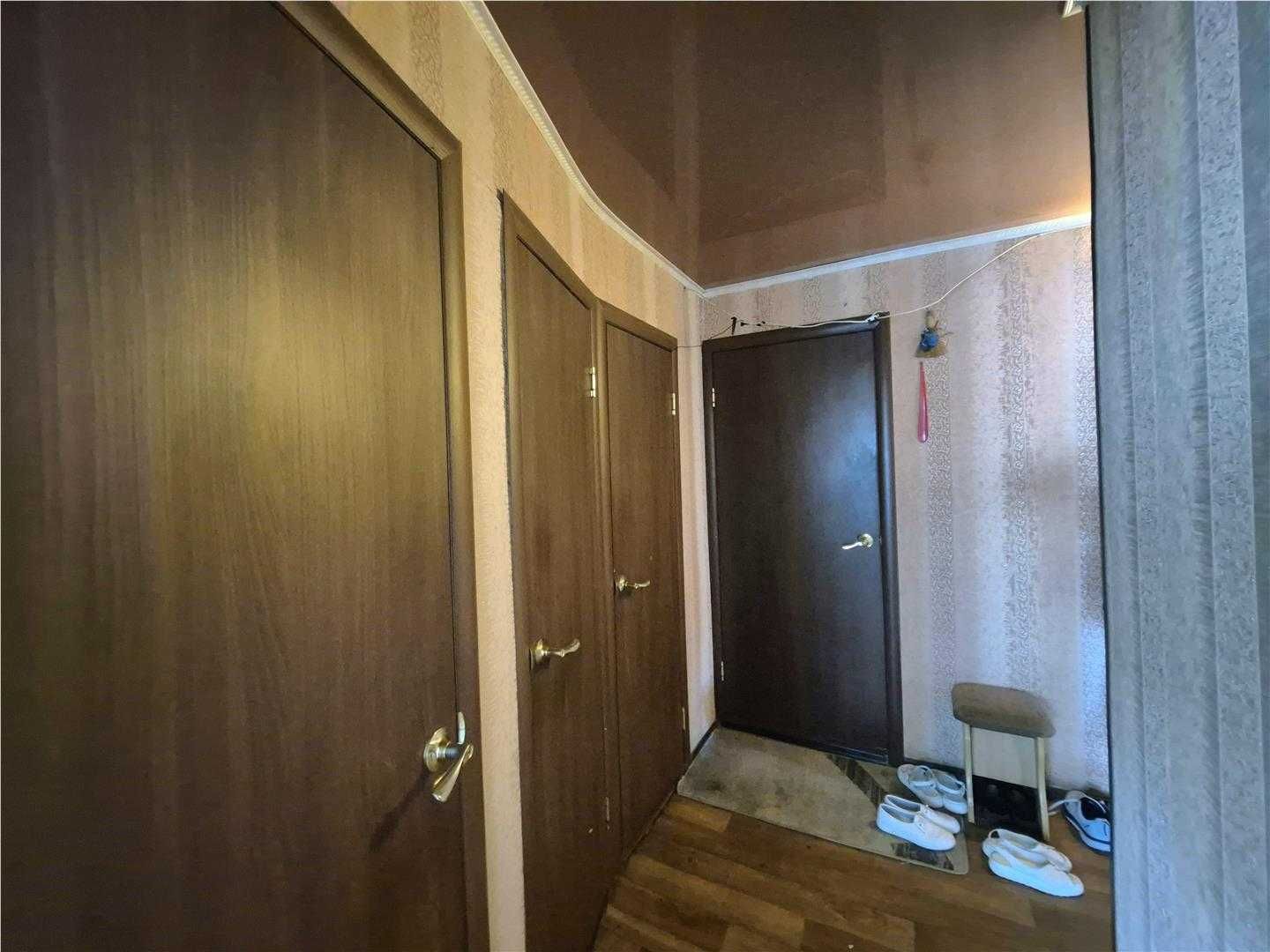 Продам 3-комн квартиру на 6 мкр
