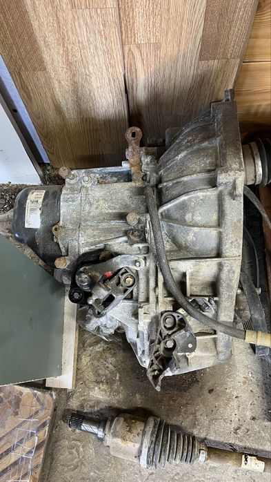 Коробка Лада Ларгус Крос  Лада Веста