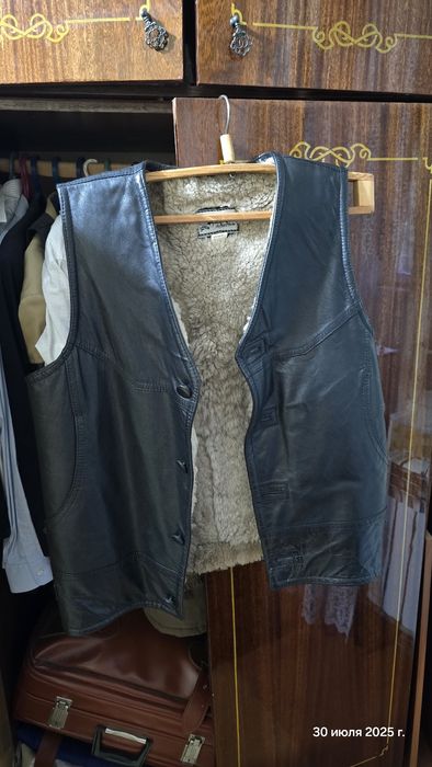 Кожаная безрукавка утеплённая