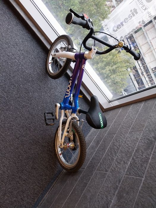 Vând bicicleta Woom 2 + casca woom XS