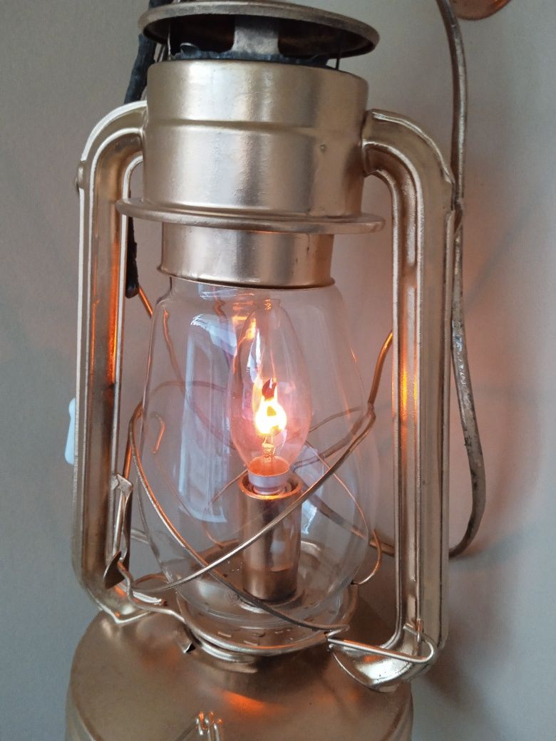 Стар голям фенер, преработен на ел. осветление 220в - имитиращ газен