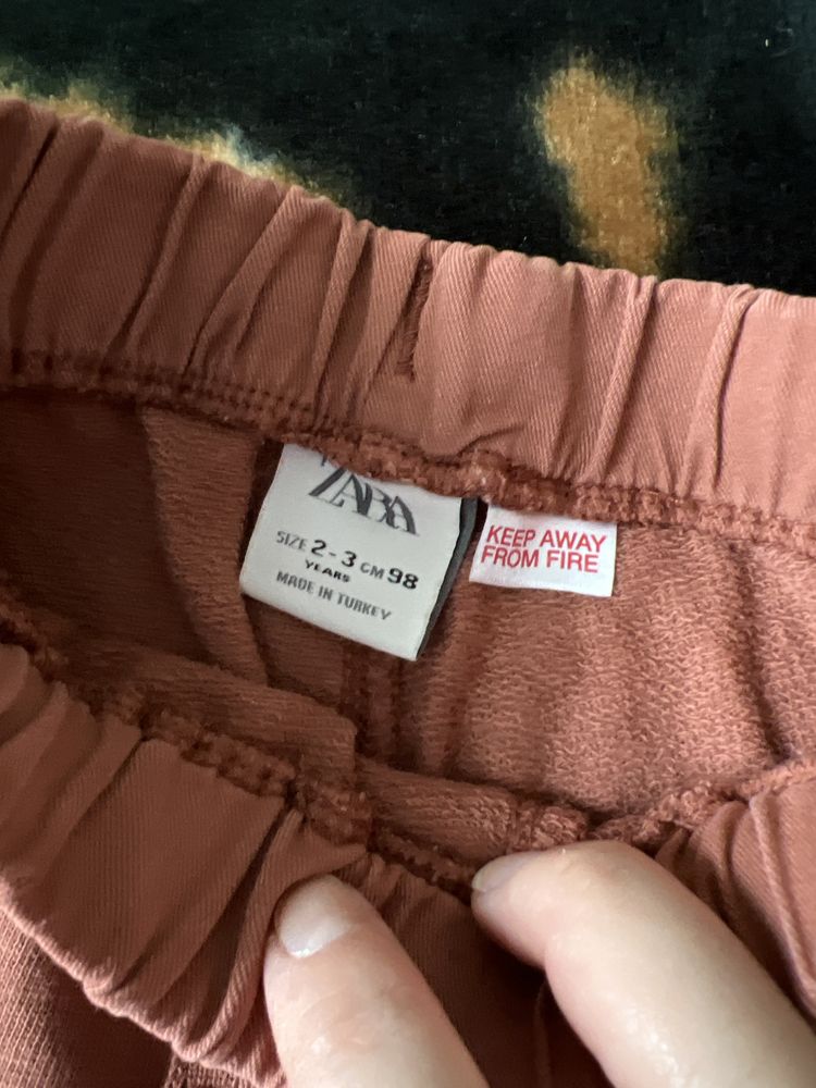 Lot pantaloni zara, h&m 2-3 ani (masura 98)