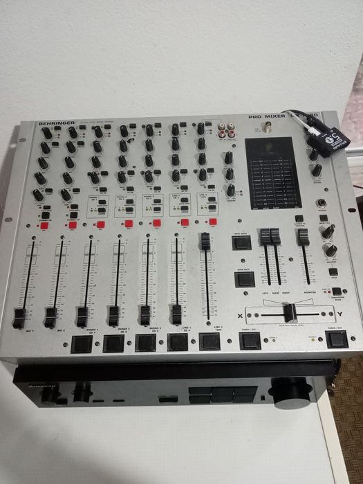 Vând boxe mixar amplificator