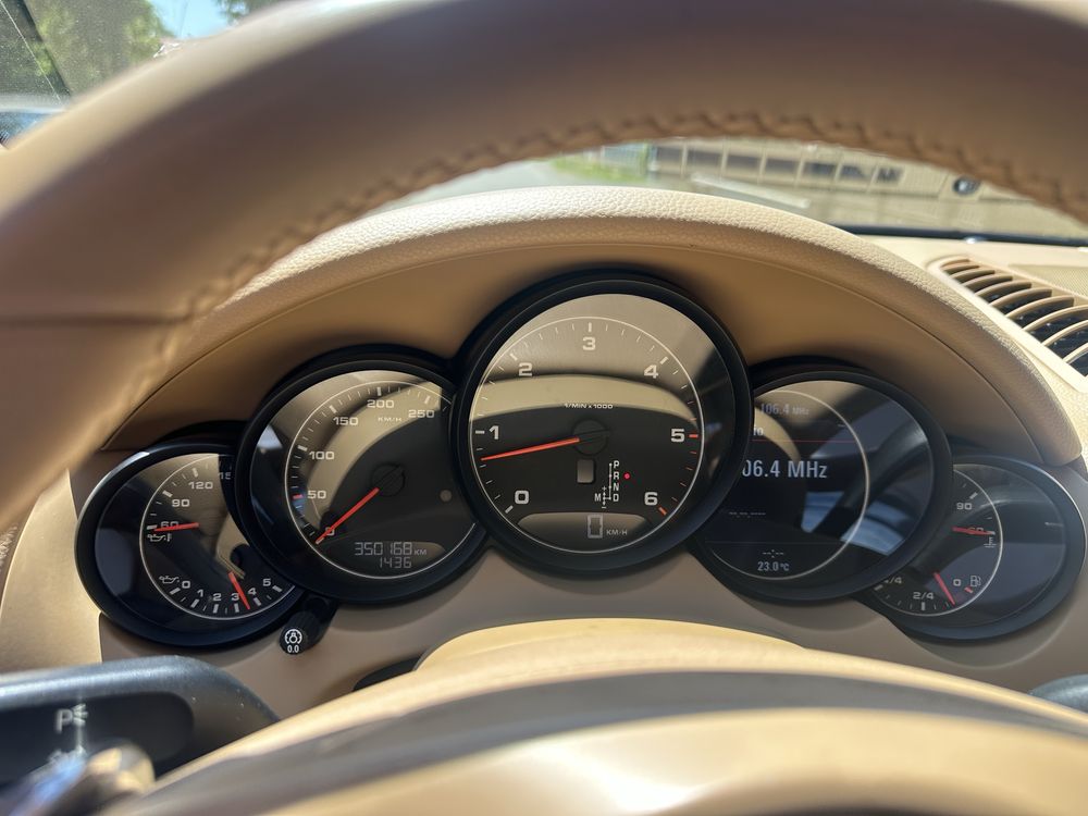 Vand porche cayenne 2011