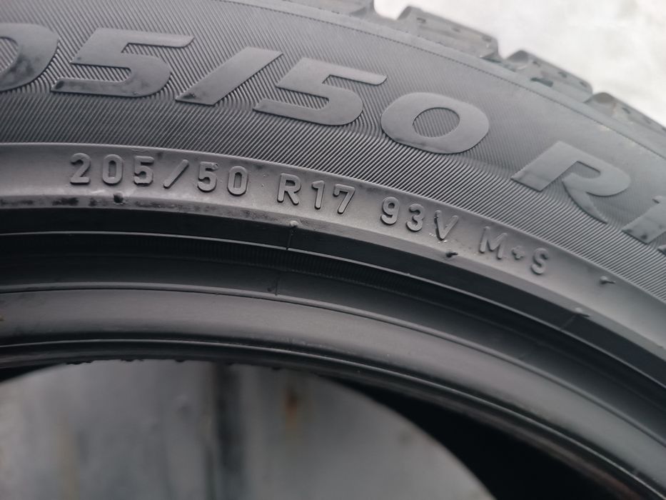 205/50/17 Pirelli