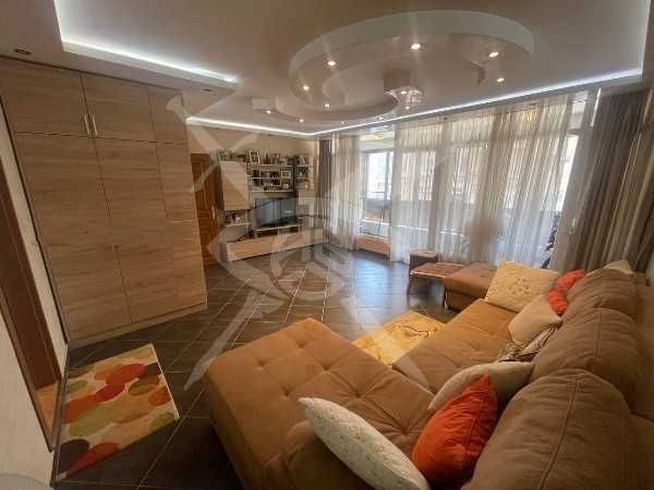 Продава се Тристаен апартамент в Бургас, Възраждане - 110 кв.м за 2364 €/кв.м - Снимка #10