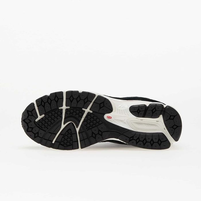 Vand New Balance 2002R 41,5 (26 cm) la cutie