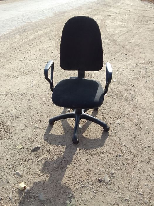 Кресло компьютерное рабочий как на фото 5000 тн