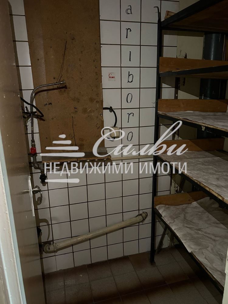 Продава се Четиристаен апартамент в Шумен, Боян Българанов 2 - 108 кв.м за 898 €/кв.м - Снимка #5