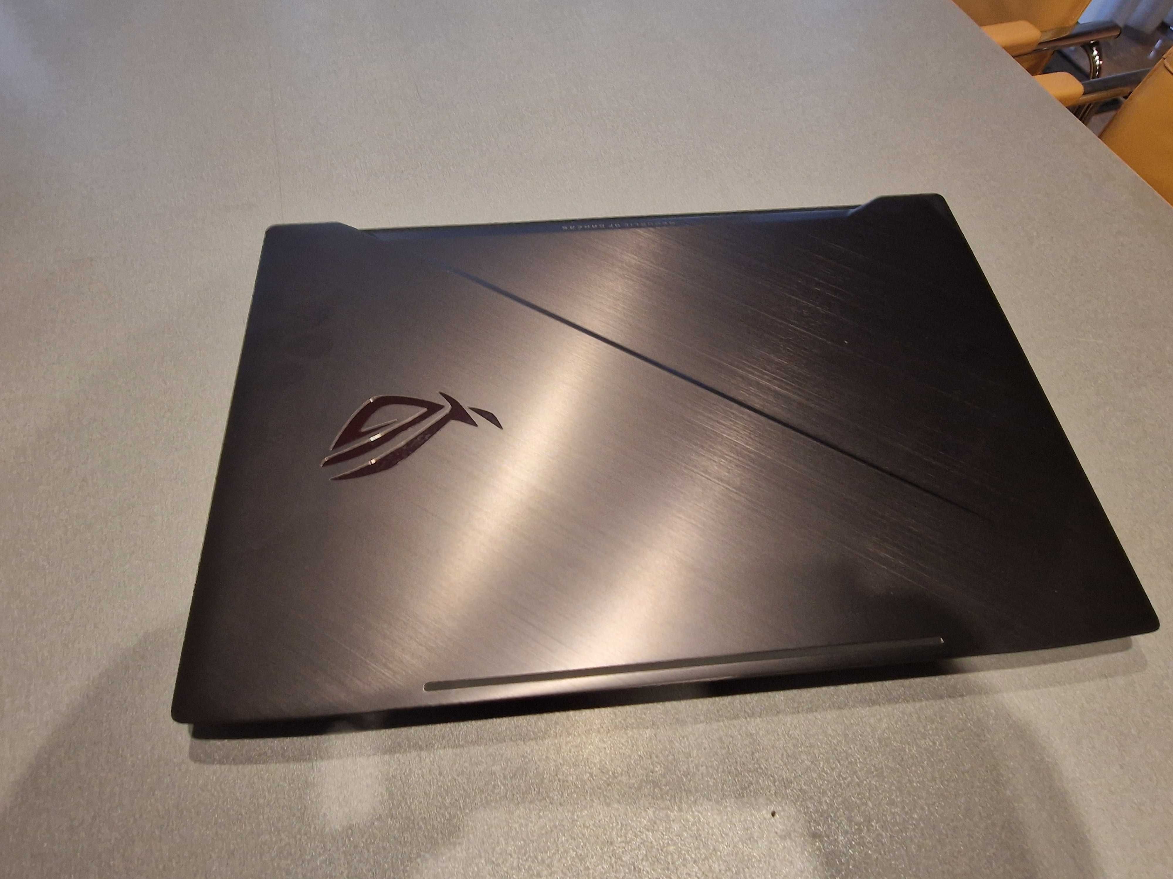 ASUS ROG Strix Scar - GL703GM, 17,3” 120Hz, i7-8750H, GTX 1060 6GB