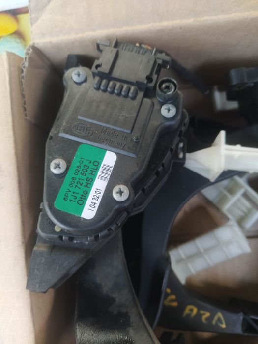 Pedala acceleratie / Senzor poziție 1.4 1.6 1.9 Bora Golf 4 Octavia 1