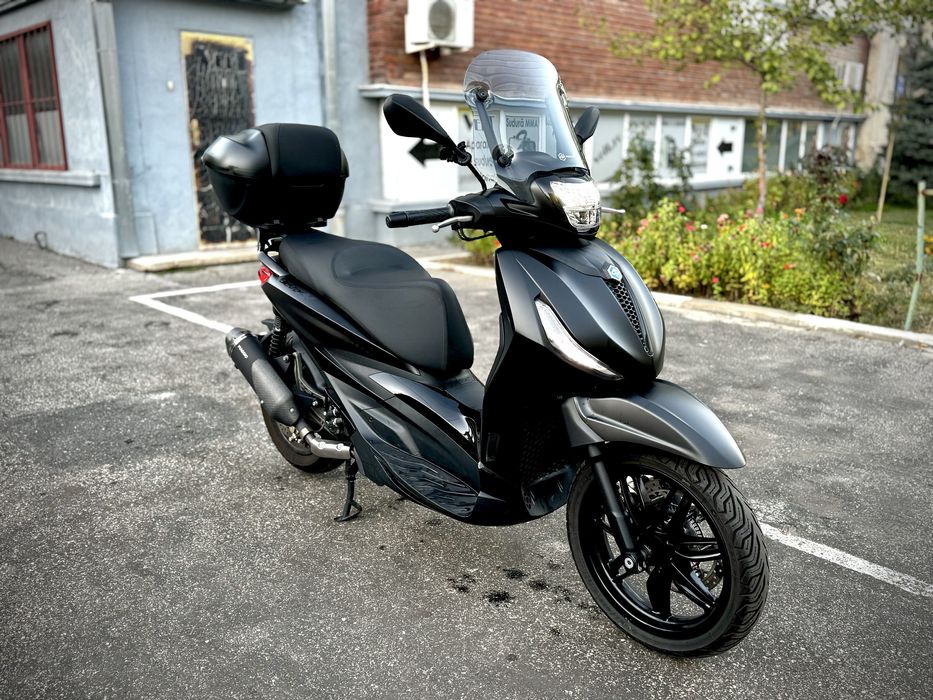 Piaggio Beverly 300 Deep Black + Accesorii