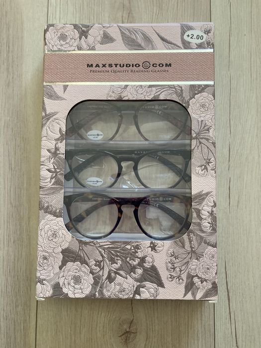 Cosmetice, accesorii, genti cosmetice